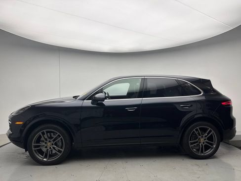 Certified 2021 Porsche Cayenne AWD/4WD image 2