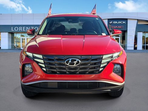 Used 2023 Hyundai Tucson SE image 2