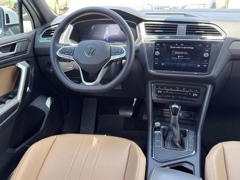 Used 2023 Volkswagen Tiguan SE image 22