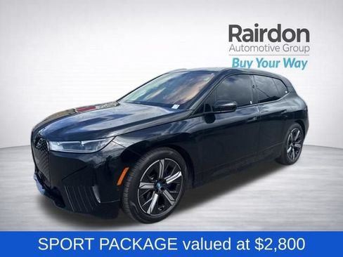 Used 2022 BMW iX xDrive50 w/ Sport Package AWD/4WD image 3