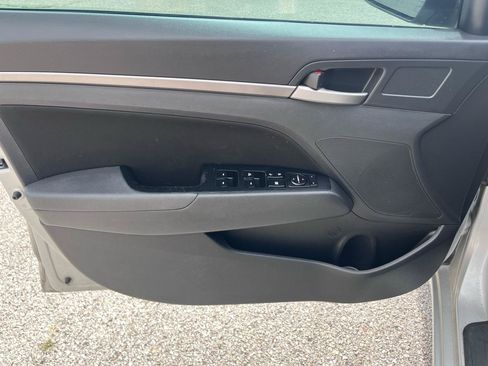 Used 2017 Hyundai Elantra Value Edition FWD image 20