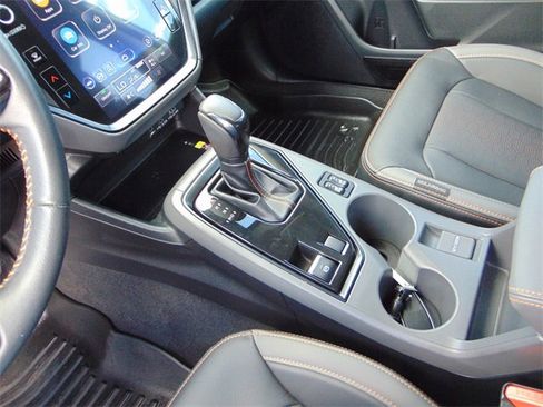 Used 2024 Subaru Crosstrek 2.5i Limited w/ Crosstrek Mirror Package image 14