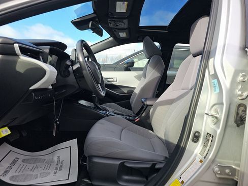 Certified 2024 Toyota Corolla SE w/ SE Package image 3