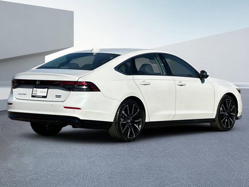 Used 2023 Honda Accord Touring image 4
