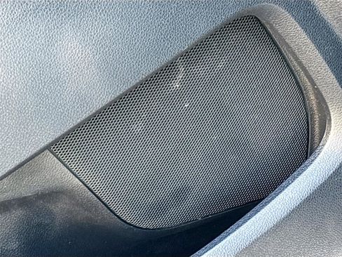 Used 2018 Ford Explorer XLT w/ Equipment Group 202A image 20