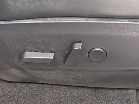 Used 2020 Tesla Model Y Long Range AWD/4WD image 16