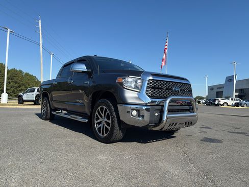 Used 2018 Toyota Tundra SR5 image 10