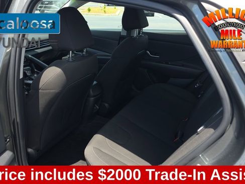 Used 2025 Hyundai Elantra SEL FWD image 25