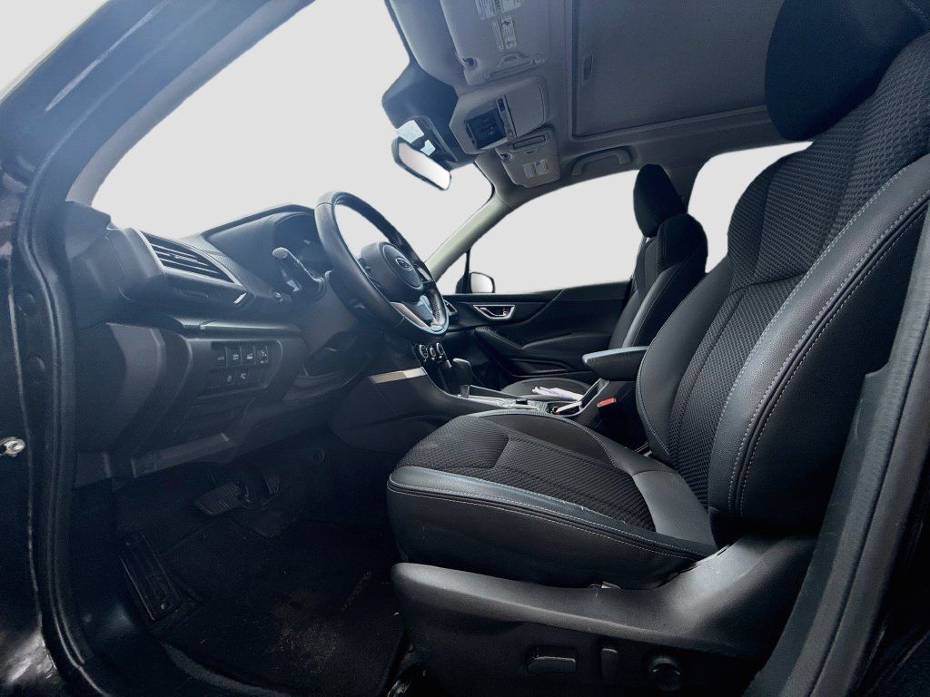 Used 2023 Subaru Forester Premium AWD/4WD image 23