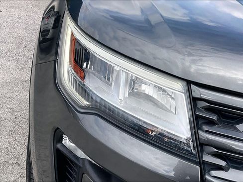 Used 2019 Ford Explorer XLT w/ Equipment Group 202A FWD image 28