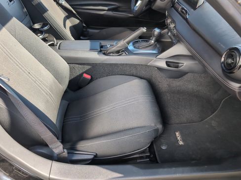 Used 2021 MAZDA MX-5 Miata Club image 31