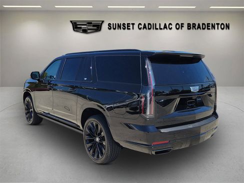 New 2026 Cadillac Escalade ESV Platinum Sport w/ LPO, ONYX Package image 7
