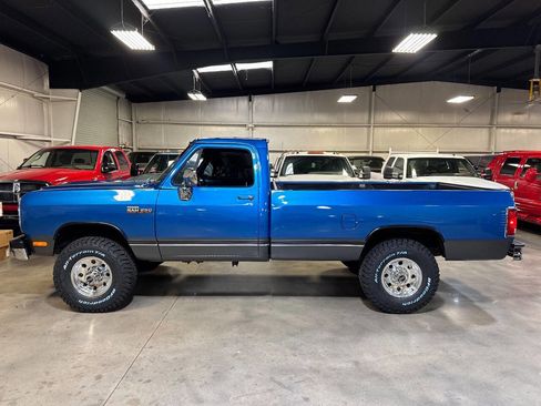 Used 1991 Dodge D/W Truck 250 image 3