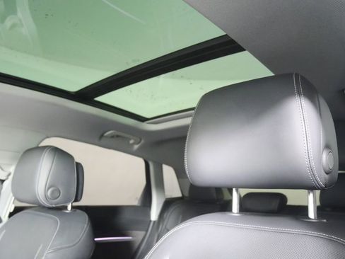 Used 2019 Audi e-tron Prestige w/ Prestige Package image 12