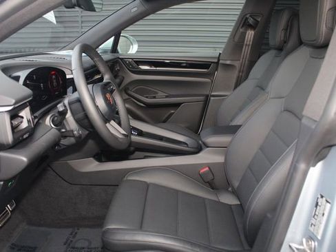 New 2025 Porsche Macan 4S Electric image 5