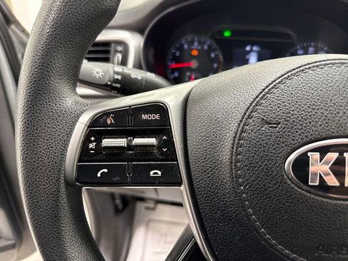 Used 2019 Kia Sorento LX image 22