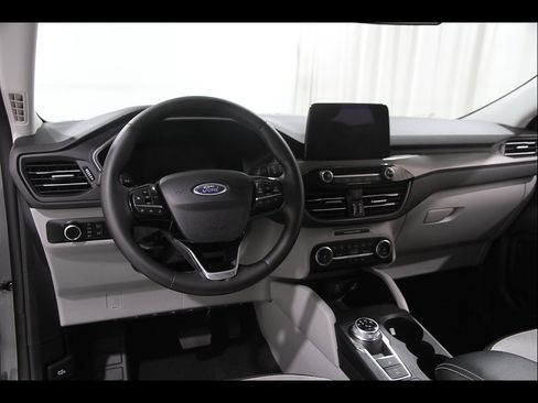 Used 2025 Ford Escape Active w/ Cold Weather Package AWD/4WD image 6