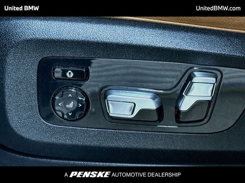 Used 2020 BMW X7 xDrive40i w/ M Sport Package AWD/4WD image 4