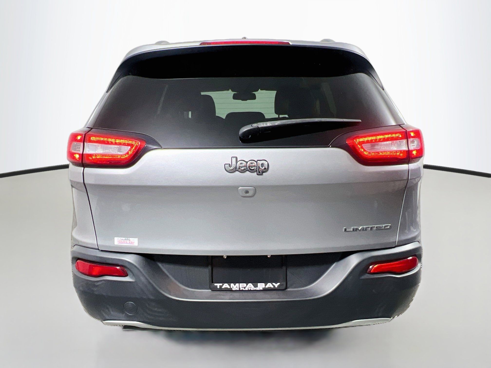 Used 2016 Jeep Cherokee Limited FWD image 6