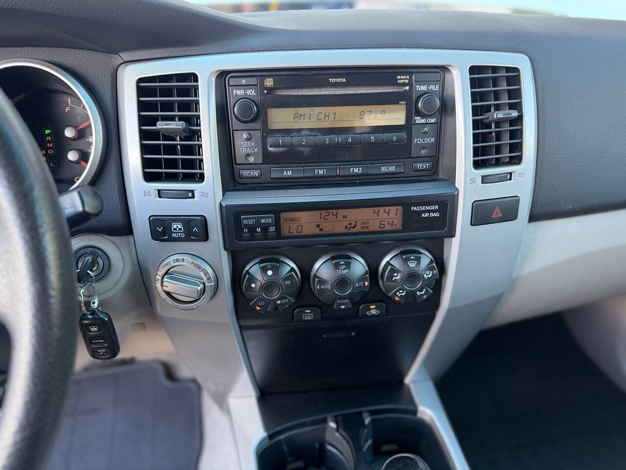 Used 2007 Toyota 4Runner SR5 AWD/4WD image 21