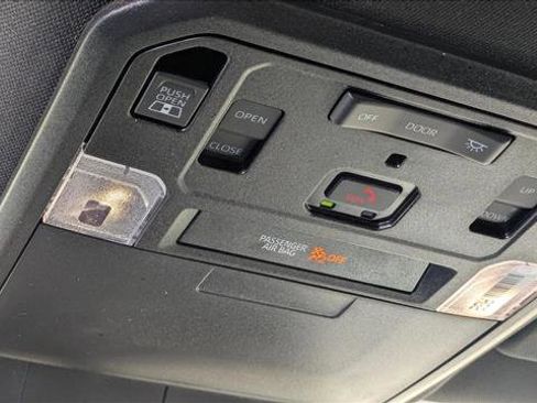 Used 2024 Toyota Tacoma TRD Off-Road w/ TRD Off Road Premium Package image 19