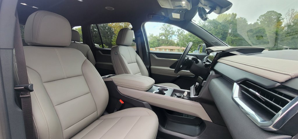 Used 2026 GMC Acadia Elevation w/ Elevation Premium Package FWD image 28