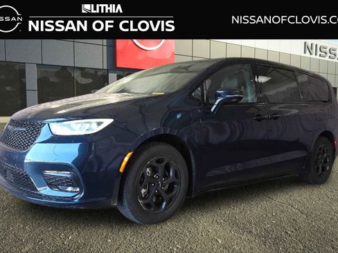 Used 2022 Chrysler Pacifica Touring-L w/ S Appearance Package FWD image 1