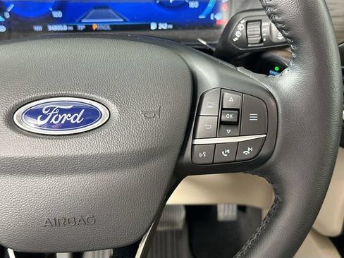 Used 2020 Ford Escape Titanium w/ Titanium Premium Package 2.0 AWD/4WD image 25