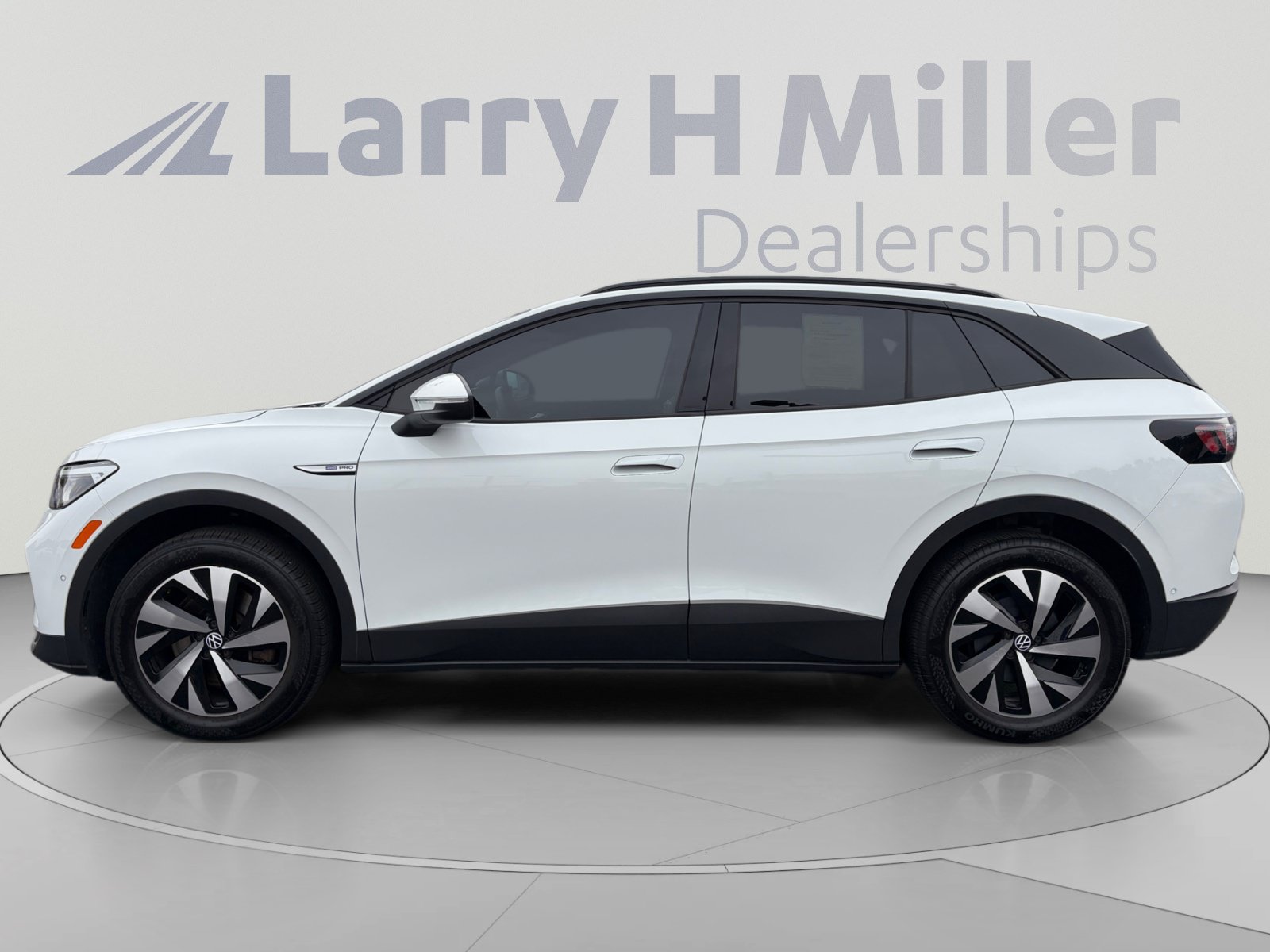 Used 2023 Volkswagen ID.4 Pro AWD/4WD image 2