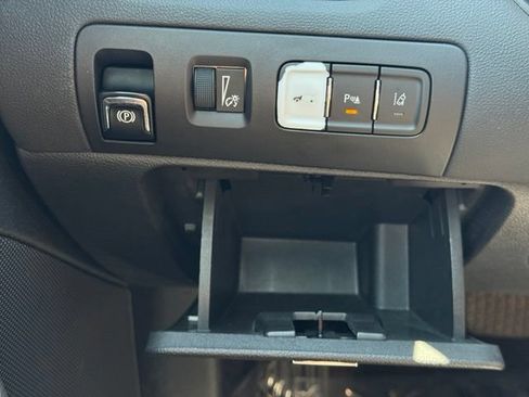 Used 2016 Chevrolet Impala LTZ FWD image 33
