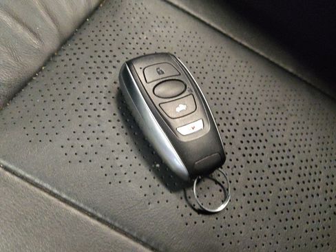 Used 2019 Subaru Crosstrek 2.0i Limited w/ Moonroof Package w/Navigation image 32