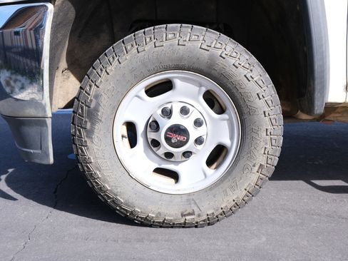 Used 2016 GMC Sierra 2500 2WD Crew Cab image 11