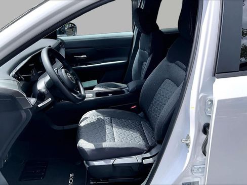 New 2026 Nissan Kicks SV w/ Cold Weather Package FWD image 9