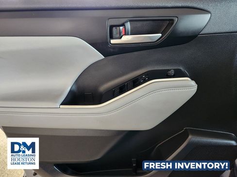 Used 2022 Toyota Highlander XLE image 30