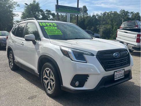 Used 2022 Subaru Forester Premium AWD/4WD image 1