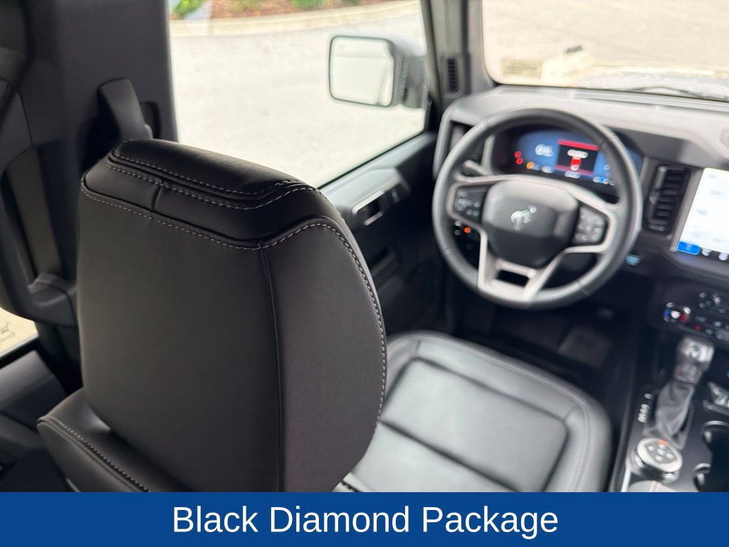 Used 2025 Ford Bronco Big Bend w/ Black Diamond Package AWD/4WD image 14