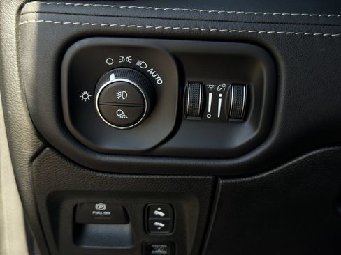 Used 2024 RAM 1500 Limited AWD/4WD image 24