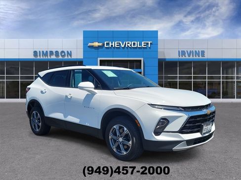 Used 2024 Chevrolet Blazer LT w/ Convenience Package FWD image 2