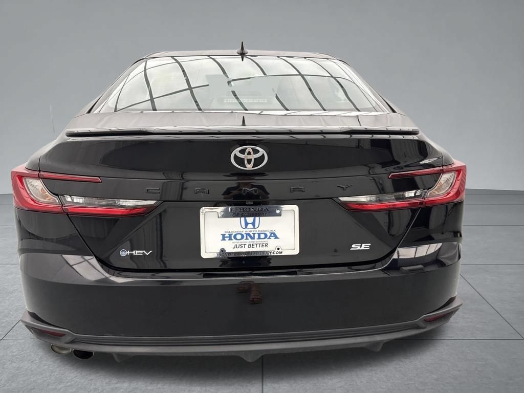 Used 2025 Toyota Camry SE FWD image 9
