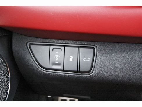 Used 2023 Genesis G70 2.0T w/ Sport Prestige Package image 8