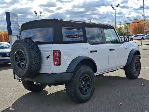 Used 2023 Ford Bronco Wildtrak image 4