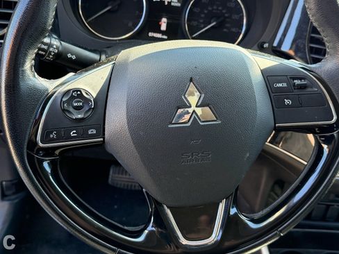 Used 2018 Mitsubishi Outlander SE image 10