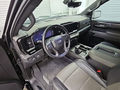 Used 2022 Chevrolet Silverado 1500 ZR2 w/ Technology Package AWD/4WD image 12