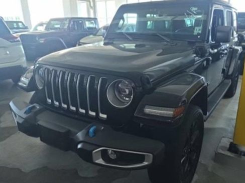 Used 2023 Jeep Wrangler Unlimited Sahara w/ Cold Weather Group AWD/4WD image 1