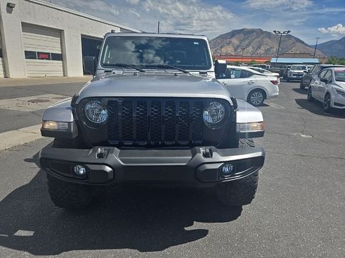 Used 2021 Jeep Gladiator Sport AWD/4WD image 2