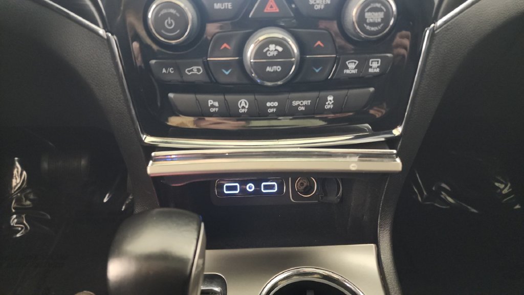 Used 2022 Jeep Grand Cherokee Limited RWD image 17