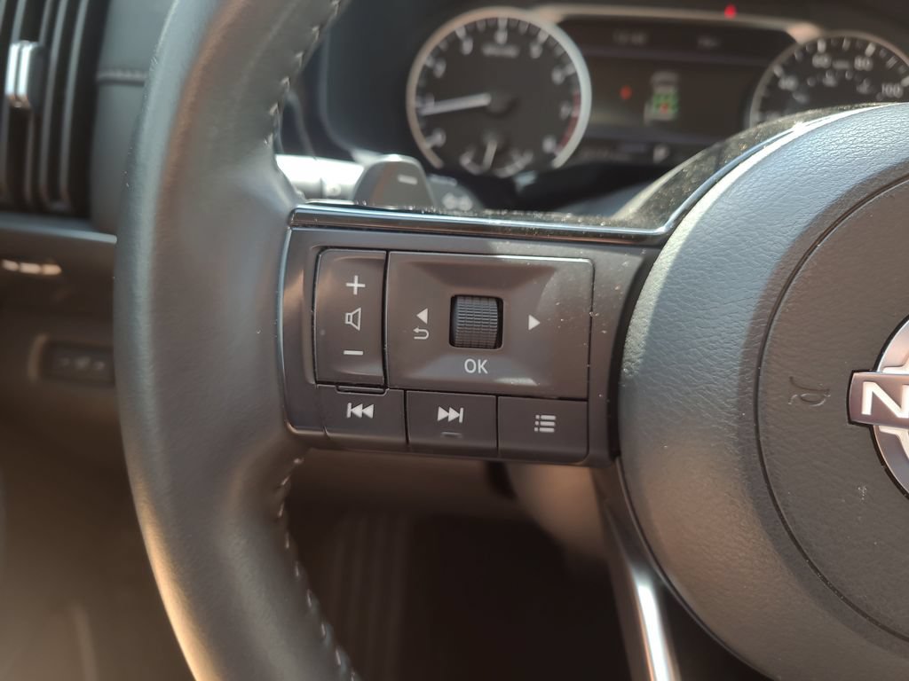 Certified 2025 Nissan Pathfinder SL FWD image 29