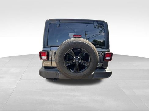 Used 2022 Jeep Wrangler Unlimited Sport AWD/4WD image 7
