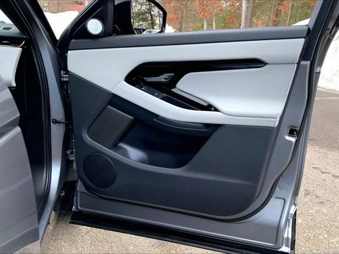 Used 2026 Land Rover Range Rover Evoque Dynamic SE image 22