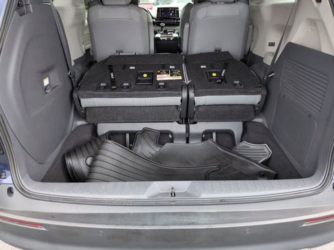 Certified 2023 Toyota Sienna XLE AWD/4WD image 23